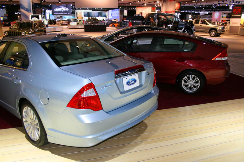 Illustration for article titled First Photo Of 2010 Toyota Prius, 2010 Honda Insight Together